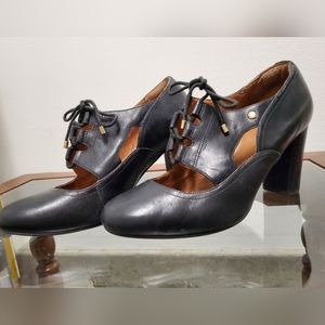 Black leather Clark vintage style heels